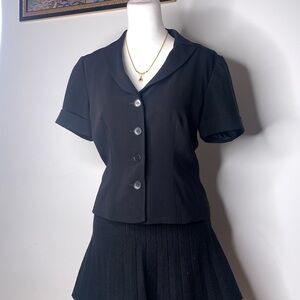 90’s Classic button down top 

Pit to pit:16in
Length: 18in
Sleeve length:7.5 in